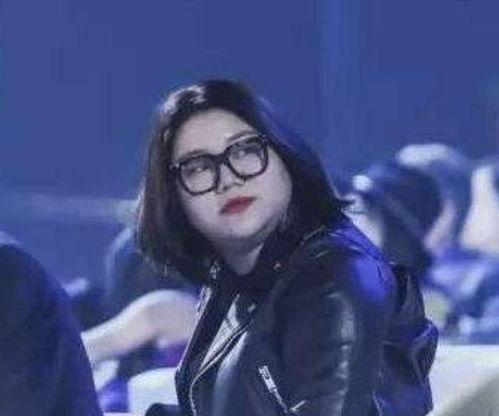 吃瓜娱乐疯子是谁啊,他是谁？为何成为网络红人？